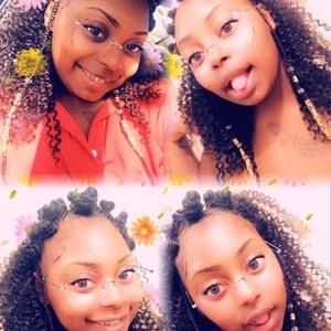 Meet your Posher, Lexi